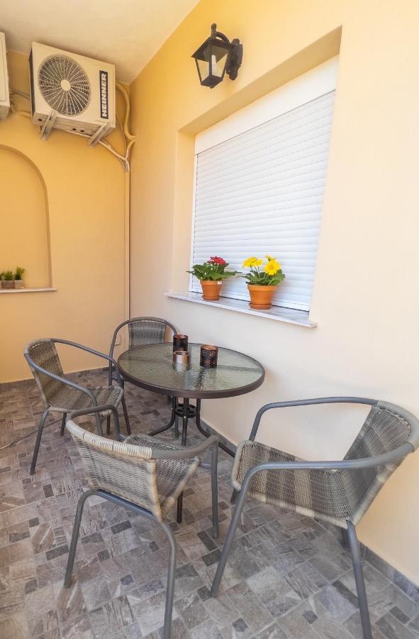 أرتيميدا Theo Apartments 1 المظهر الخارجي الصورة